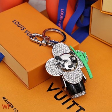 AAA Replica Louis Vuitton CHARM AND KEY HOLDER M00365 JK929VB75