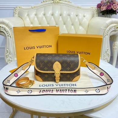 Louis Vuitton Monogram Canvas M45985 JK17EW67