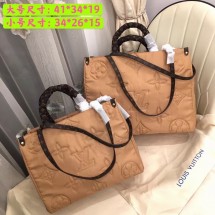 Louis Vuitton ONTHEGO GM M59005 Beige JK117DV39