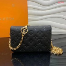 Louis Vuitton POCHETTE COUSSIN M80742 black JK472dE28