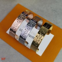 Replica Louis Vuitton Bracelet CE6202 JK979Vi77