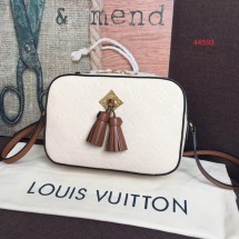 Replica Louis vuitton original mongram empreinte SAINTONGE M44593 Creme Caramel JK1387Ac56