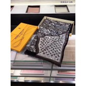Replica Cheap Louis Vuitton Scarf LV2850 Black JK3733Mq48